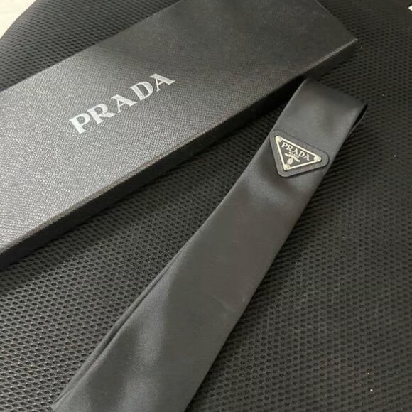 PRADA Black Tie - Picture 1 of 5